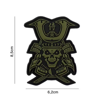 101INC Tépőzáras felvarró 3D "Samurai Skull", zöld